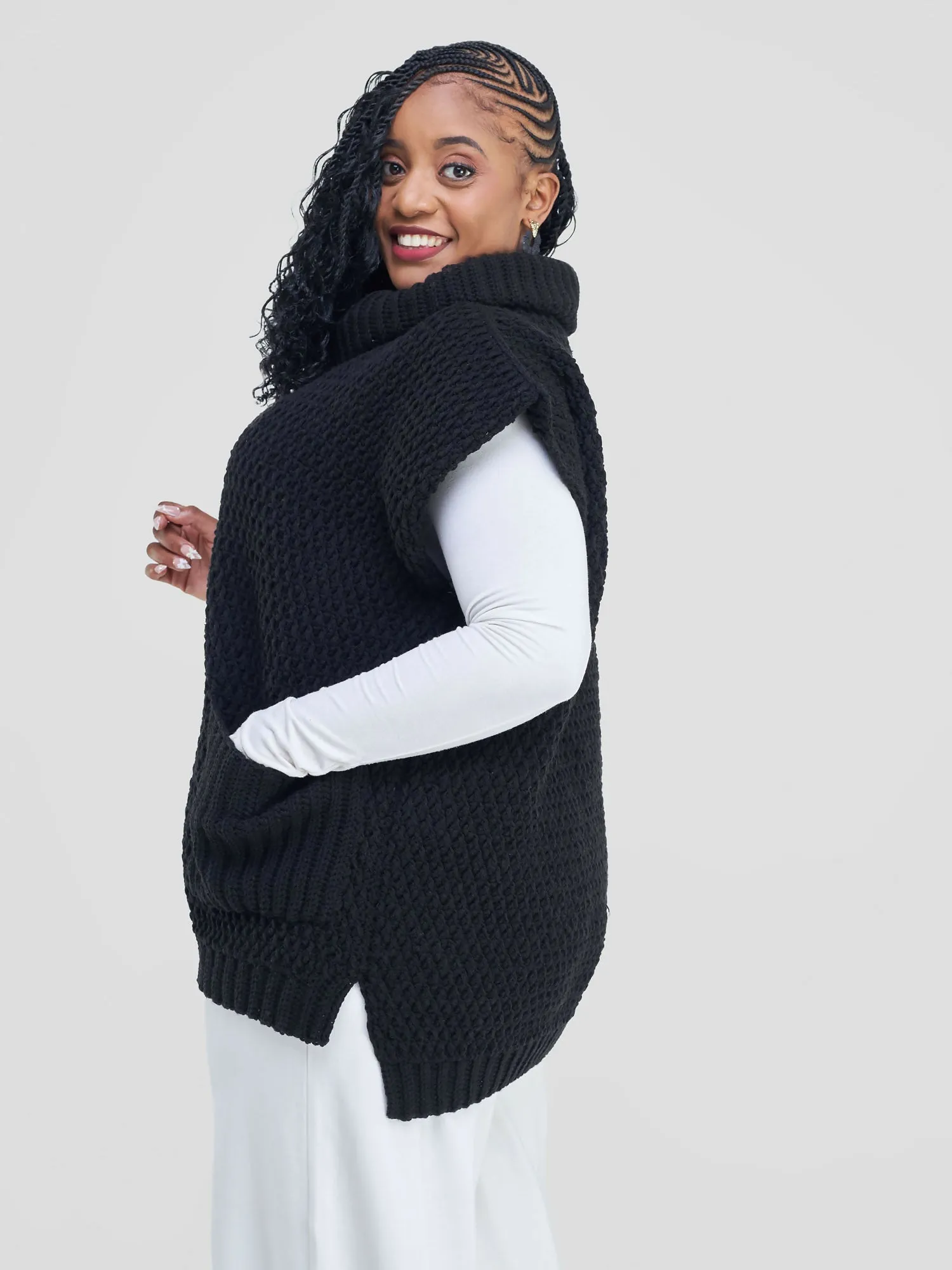 Crochet Embrace With Frontal Pocket - Black