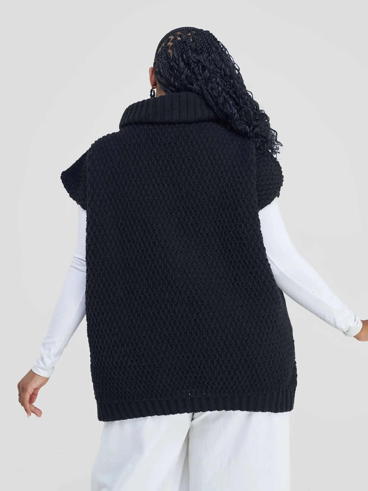 Crochet Embrace With Frontal Pocket - Black