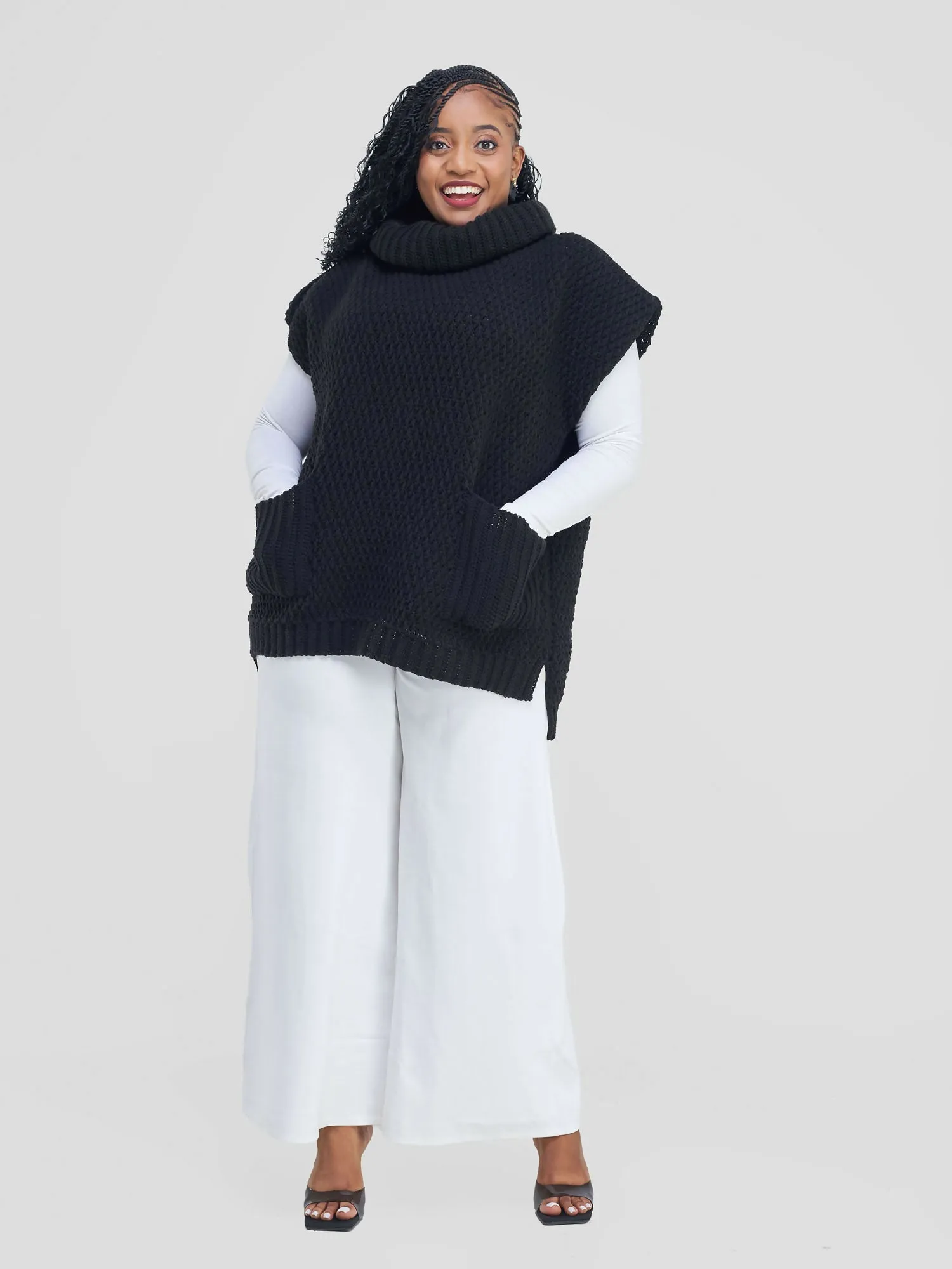 Crochet Embrace With Frontal Pocket - Black