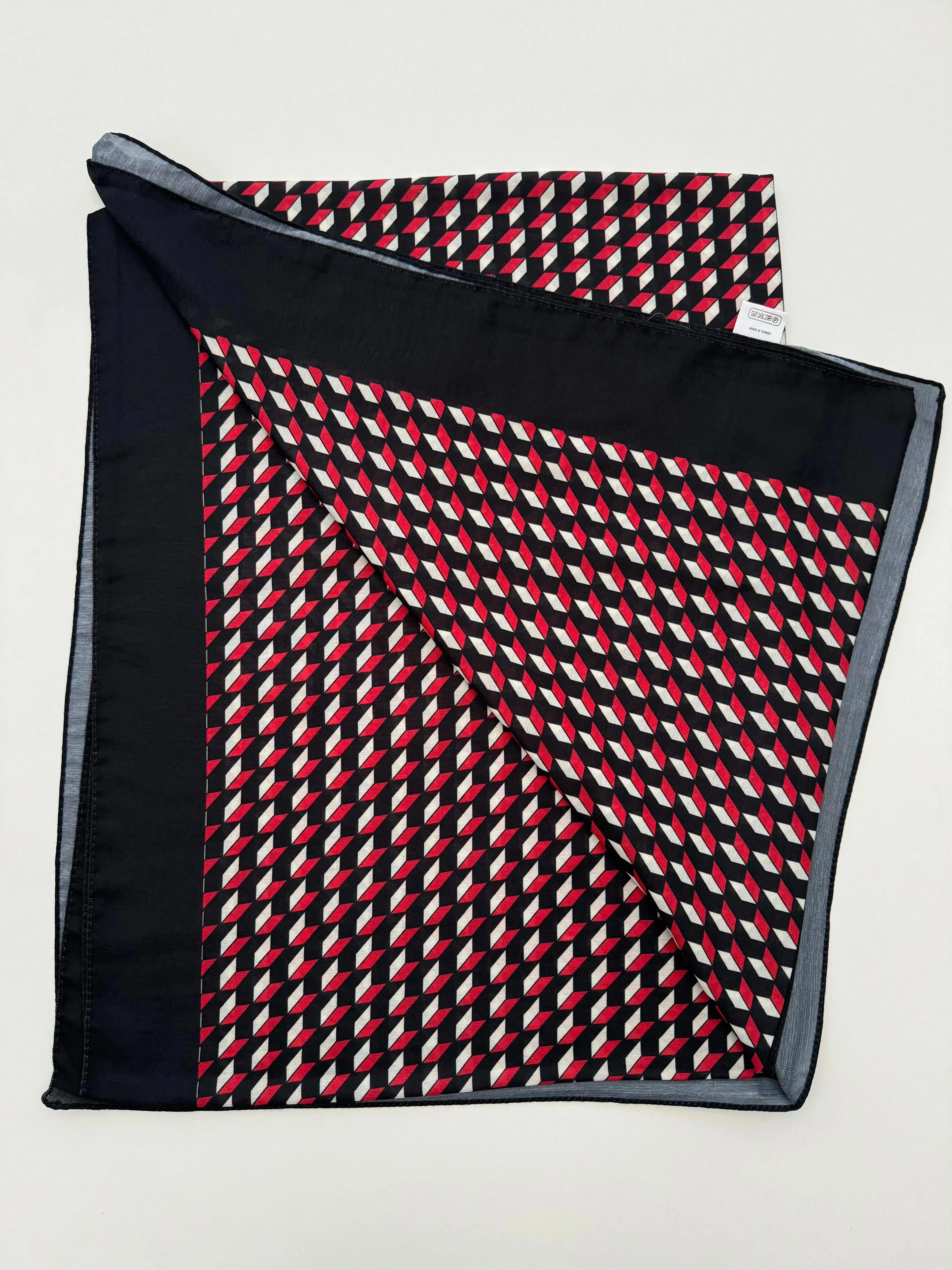 Cube Pattern Black & Red