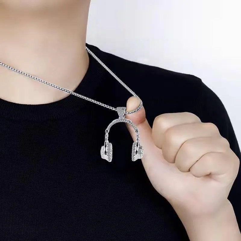 Dreuyet Headphones Necklace for Men Hip-hop Punk Headset Necklace Music Rock Lover Pendant Necklace Stainless Steel Fashion DJ Headset Music Earphone Headphone Necklace