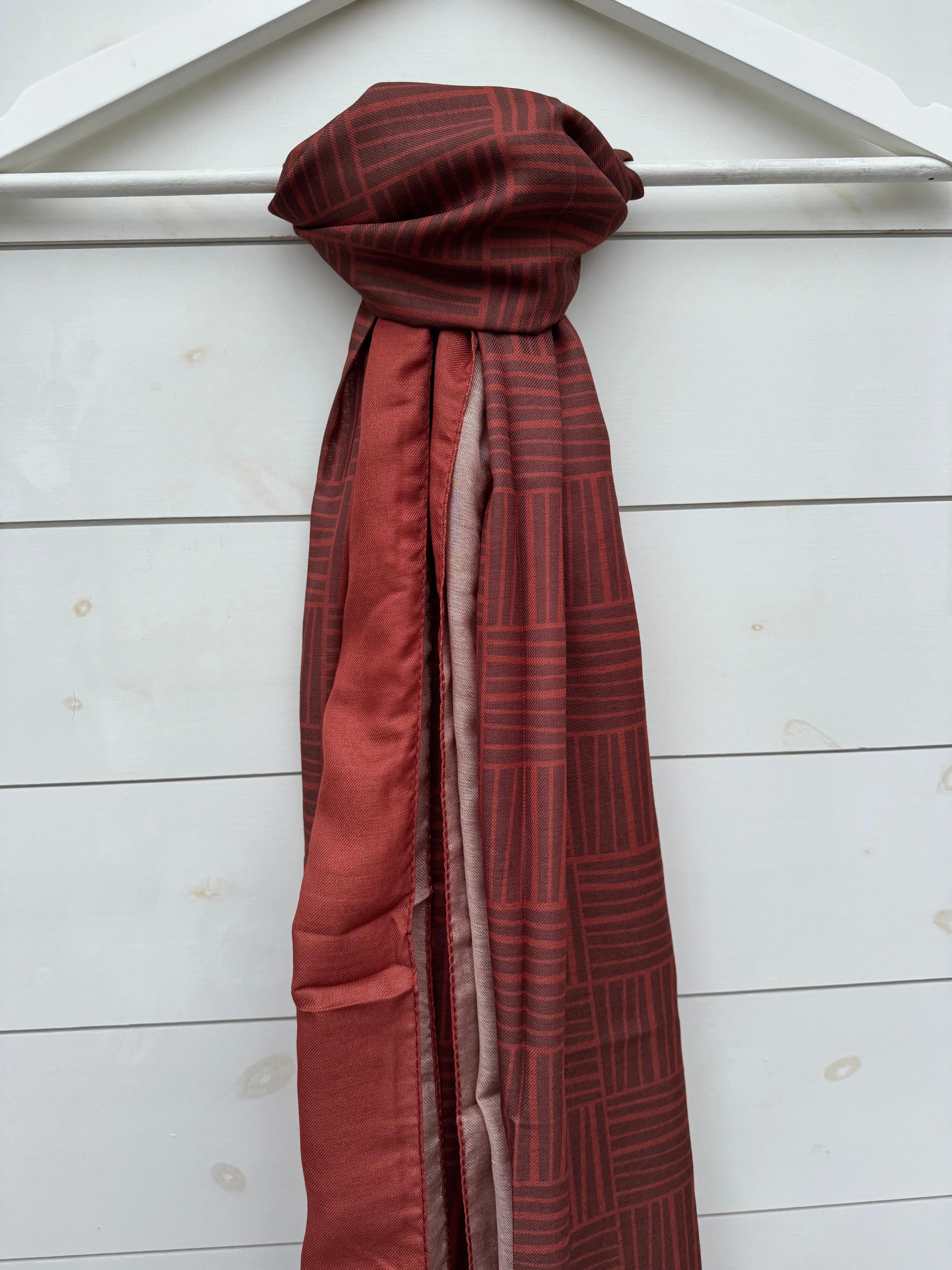 Maroon Lined Jacquard Scarf