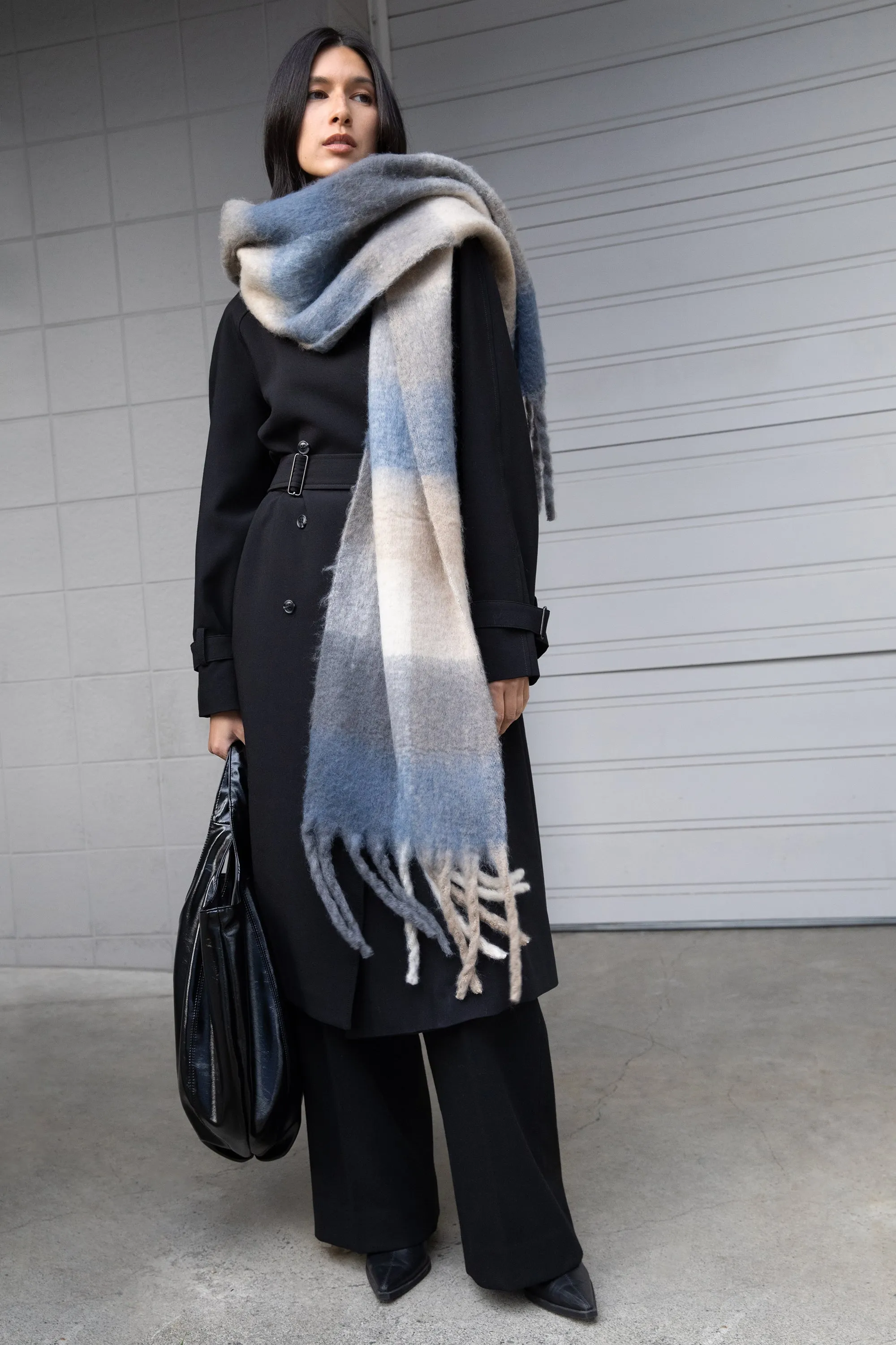 PATTERNED SCARF WITH TASSELS