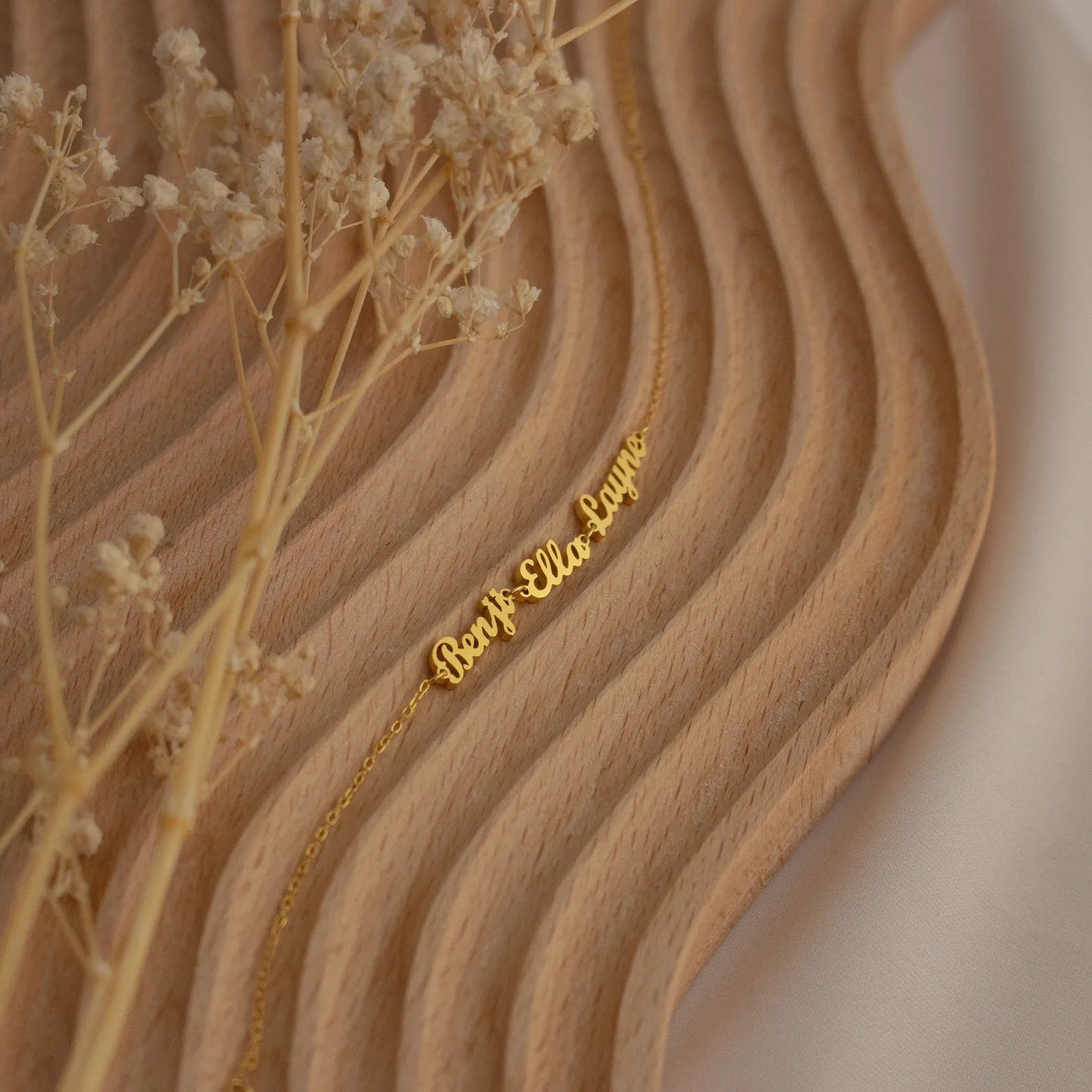 Personalized Custom London Multiple Name Bracelet