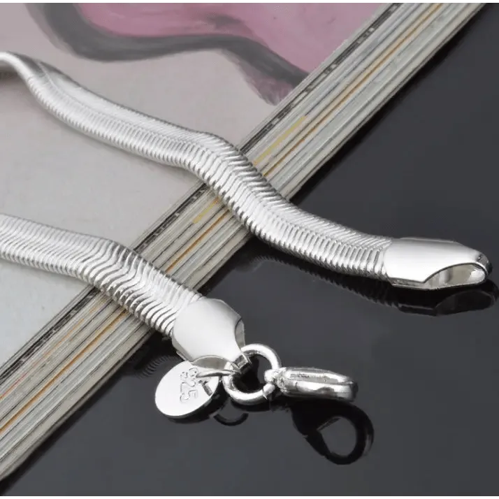 Snake Bracelet Silver: Elegant 20cm Silver Bracelet - Sleek Design