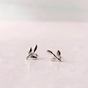 Tiny Stud Earrings: Leaves
